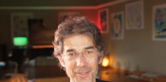 “Ho suonato il pianoforte durante un intervento al midollo. Non era un esperimento: era medicina”