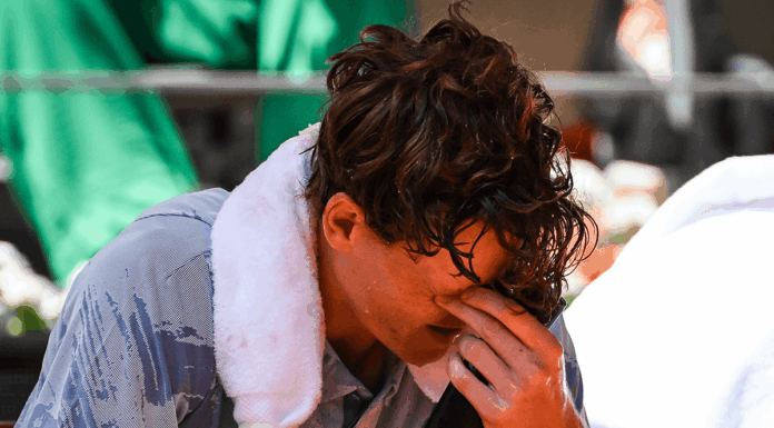 Batosta Sinner, è ufficiale: l’annuncio allarma i fan Sinner