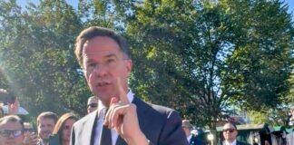 Giornalista affronta Mark Rutte: “NATO difensiva? Anche in Libia e in Iraq?” Giornalista affronta Mark Rutte: "NATO difensiva? Anche in Libia e in Iraq?"