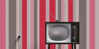 Il sistema bipolare, i talk show e la violenza che ci fanno sottovoce