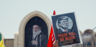 Iran, ai funerali di Khamenei “l’Occidente misura il mondo sul proprio marcio” | Con Nicolai Lilin Funerali Khamenei