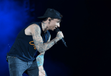 Ultimo batte Vasco Rossi ma Tor Vergata finisce nel caos: braccio di ferro Onorato-Capezzone in diretta Ultimo
