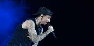 Ultimo batte Vasco Rossi ma Tor Vergata finisce nel caos: braccio di ferro Onorato-Capezzone in diretta Ultimo