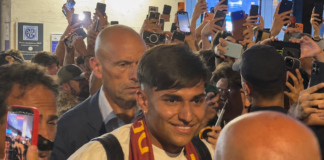 VIDEO | Castro fa impazzire Roma: bagno di folla a Termini per il nuovo bomber