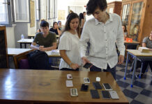 “Tenere la classe con soglia d’attenzione di un secondo”: l’appello di un insegnante