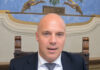 Caro benzina? Lui apre un distributore comunale e abbassa i prezzi a tutti ▷ Intervista al sindaco di Valle Castellana