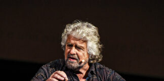 Il discorso di Beppe Grillo negli anni 90 sulla difterite che suona come una profezia