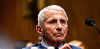 Fauci fa scena muta al Congresso USA: "Ora rischia di essere incriminato per oltraggio"