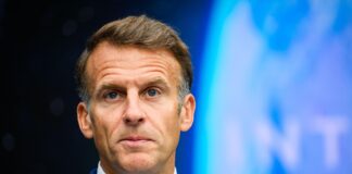 Lo sfacelo dell’UE è partito anche in Francia: le promesse di Macron sono finite Lo sfacelo dell'UE inizia anche dalla Francia: le promesse di Macron sono finite