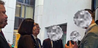 Parlamento UE vieta l'ingresso all'ex portavoce di Zelensky: "Dovevo tenere un discorso sulla pace"