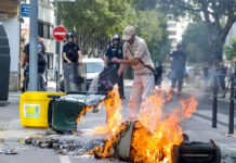 Francia in protesta contro il caro vita: il nodo stipendi ne porta in piazza 300mila