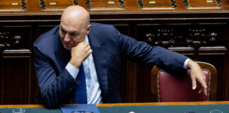 Aiuti all’Ucraina, Crosetto ammette alla BBC: opinione pubblica contraria ma noi andiamo avanti