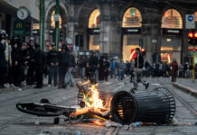 Vetrine sfondate a Milano, la proposta di Crepet per i giovani scesi in piazza