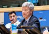 "Quello fu il giorno in cui l'Europa si consegnò agli USA": la lezione di Jeffrey Sachs a Bruxelles